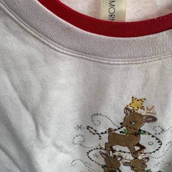 White Reindeer Sweater - Picture 4 of 6